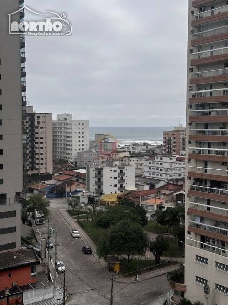 Apartamento a venda no GUILHERMINA em Praia Grande/SP