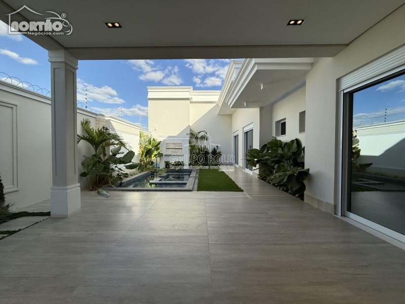 CASA A VENDA NO RESIDENCIAL RECANTO SUÍÇO EM SINOP/MT