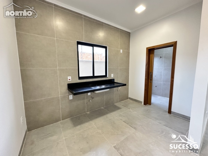 Casa, 3 quartos, 99 m² - Foto 2