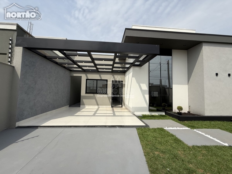 CASA A VENDA NO JARDIM MONTE CARLO EM SINOP/MT