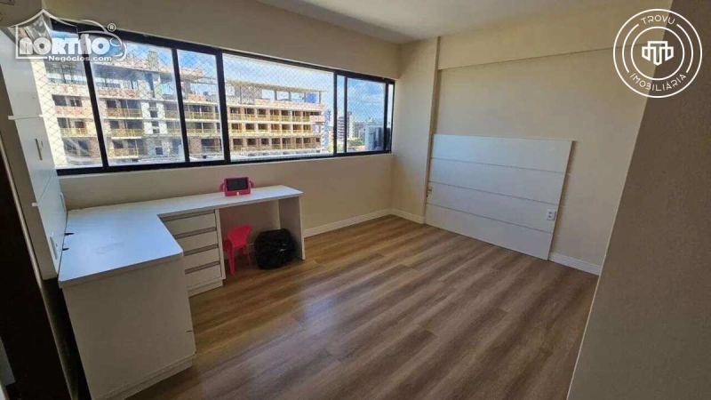 Casa, 7 quartos, 205 m² - Foto 8