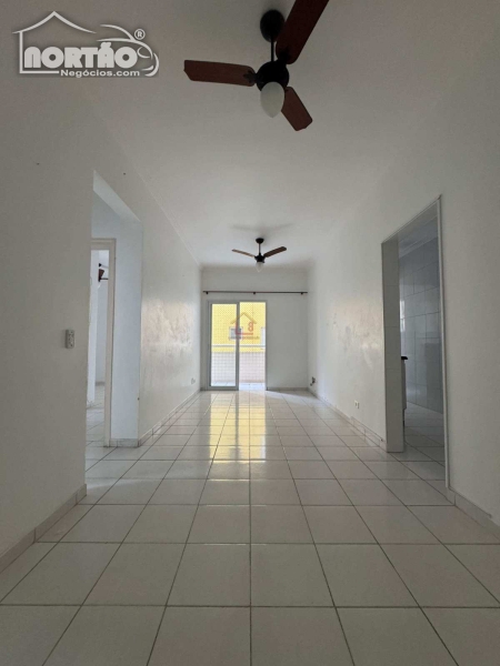 APARTAMENTO A VENDA NO CANTO DO FORTE EM PRAIA GRANDE/SP