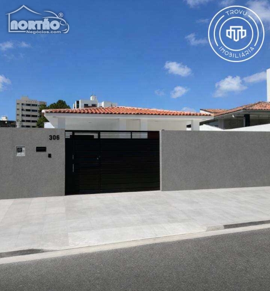 Casa, 3 quartos, 270 m² - Foto 1
