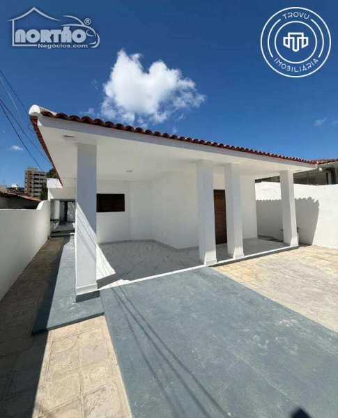 Casa, 3 quartos, 270 m² - Foto 2