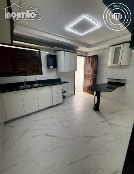 Casa, 3 quartos, 270 m² - Foto 9