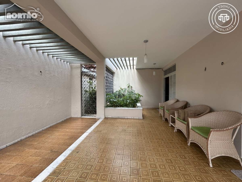 Casa, 6 quartos, 227 m² - Foto 6