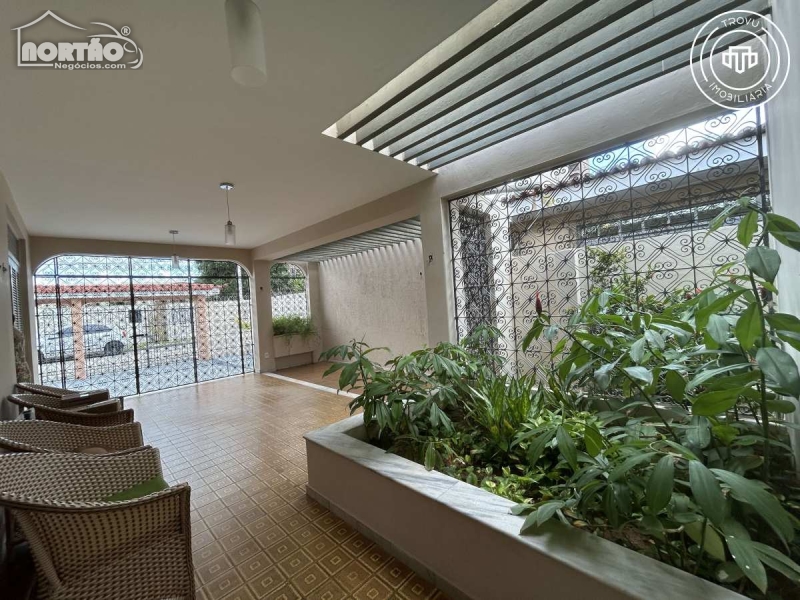 Casa, 6 quartos, 227 m² - Foto 8