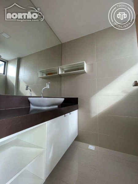 Casa, 7 quartos, 220 m² - Foto 2