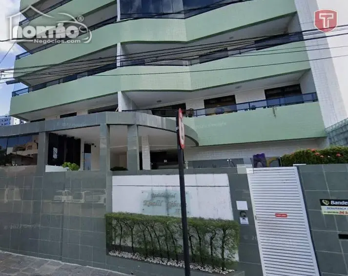 Casa, 6 quartos, 250 m² - Foto 1