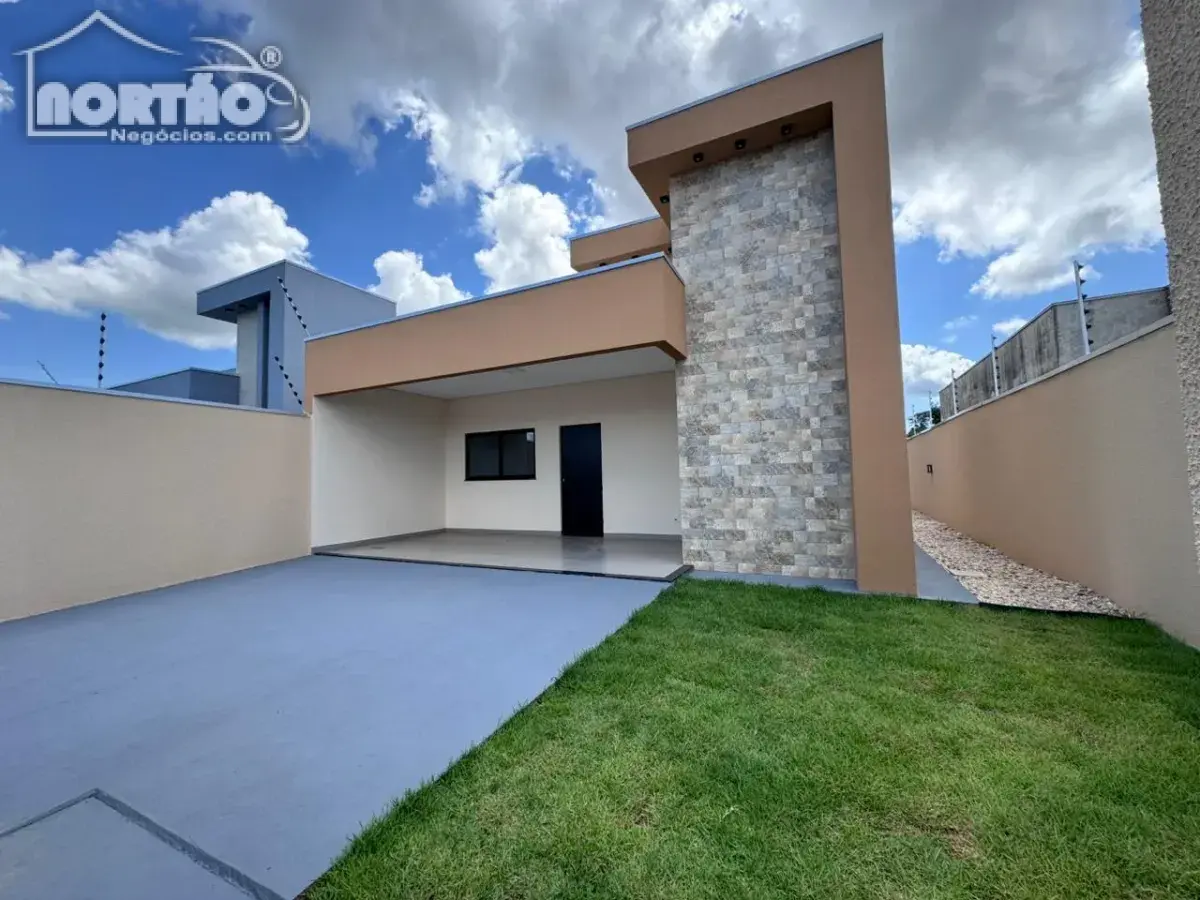 Casa, 3 quartos, 121 m² - Foto 1