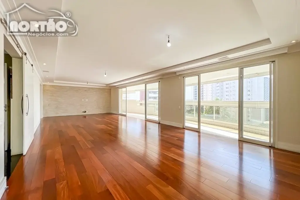 Casa, 5 quartos, 367 m² - Foto 1