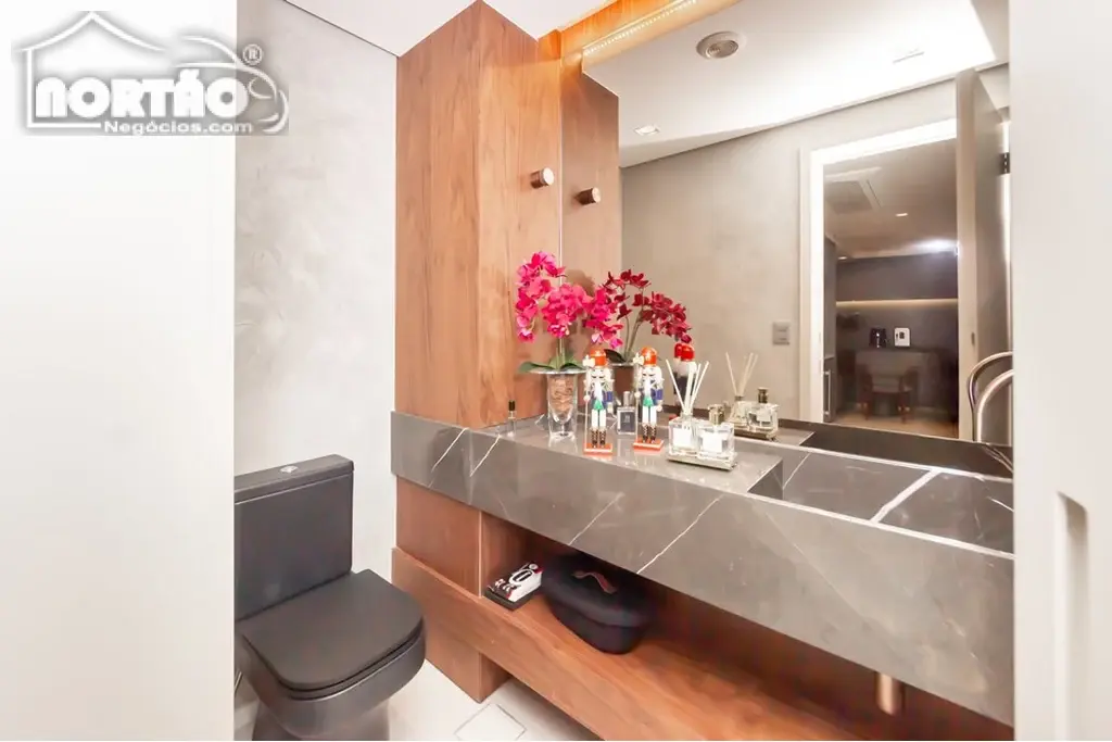 Casa, 4 quartos, 206 m² - Foto 2