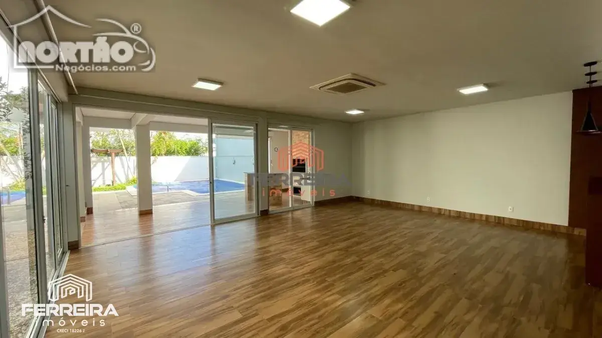 Casa, 3 quartos, 356 m² - Foto 1
