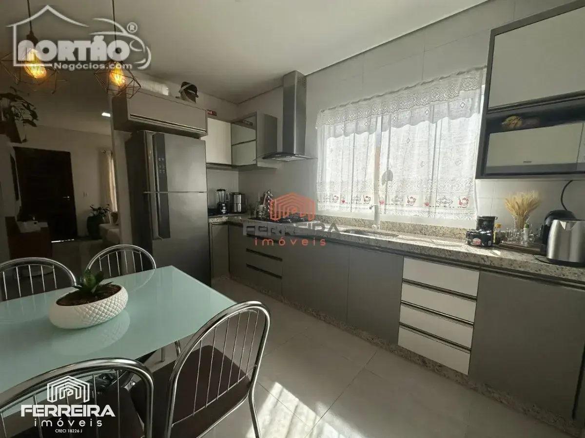 Casa, 2 quartos, 140 m² - Foto 1