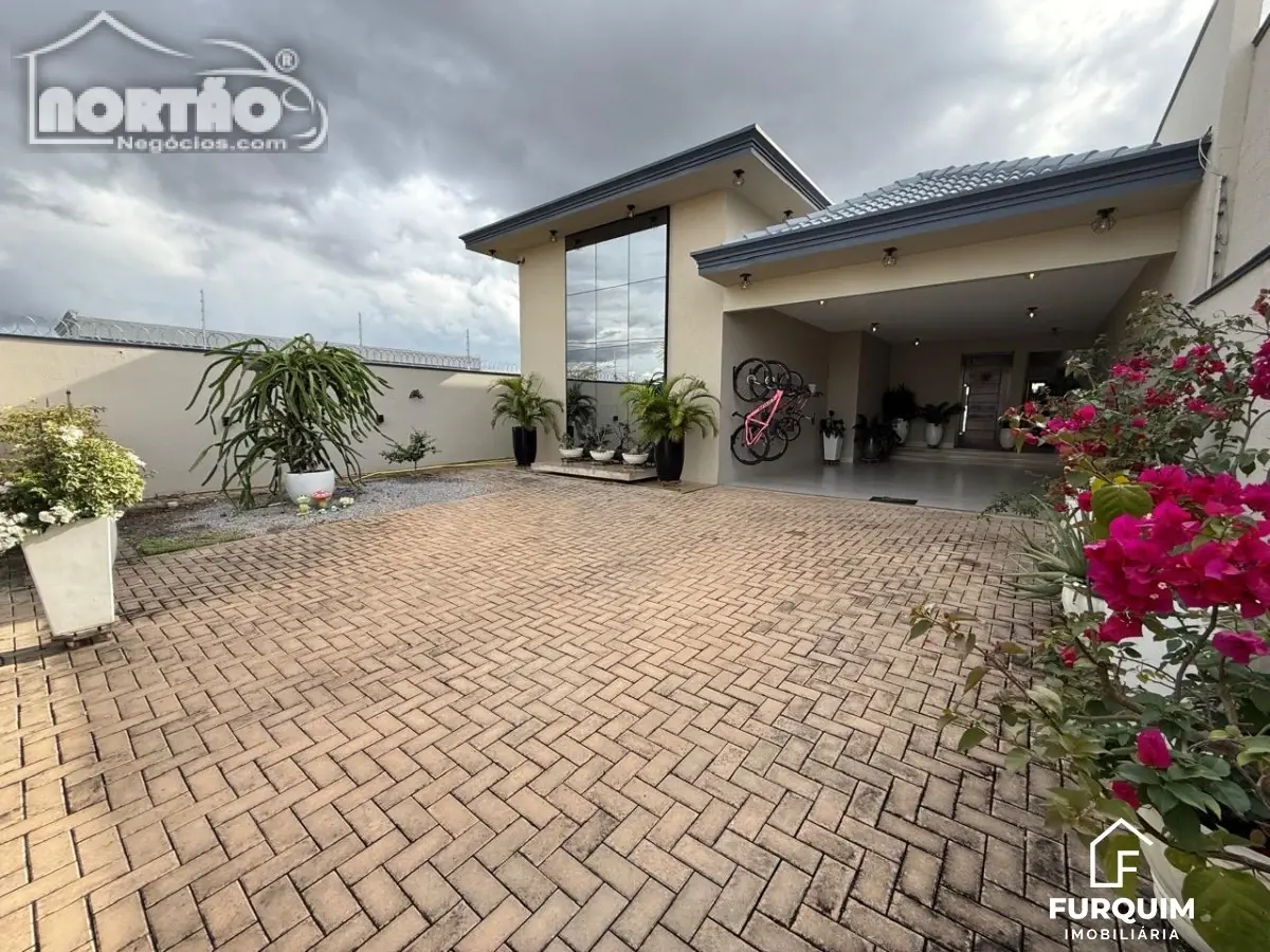 Casa, 3 quartos, 375 m² - Foto 1
