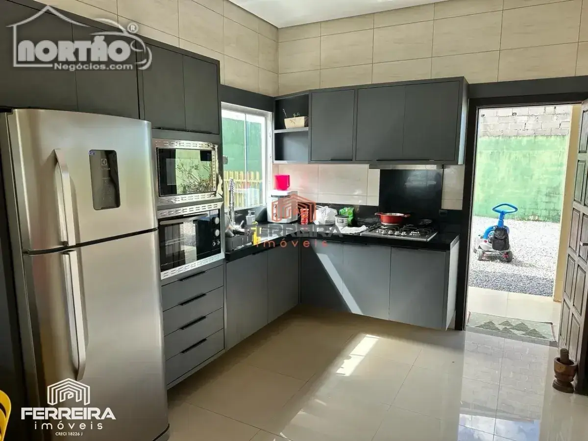 Casa, 3 quartos, 122 m² - Foto 2