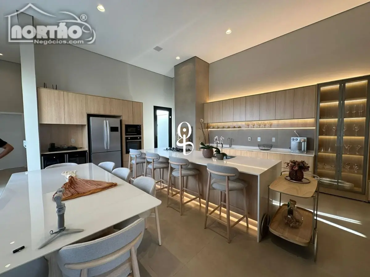 Casa, 5 quartos, 250 m² - Foto 8