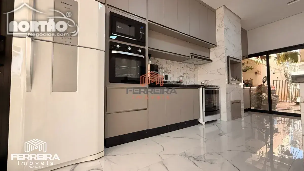 Casa, 3 quartos, 206 m² - Foto 4