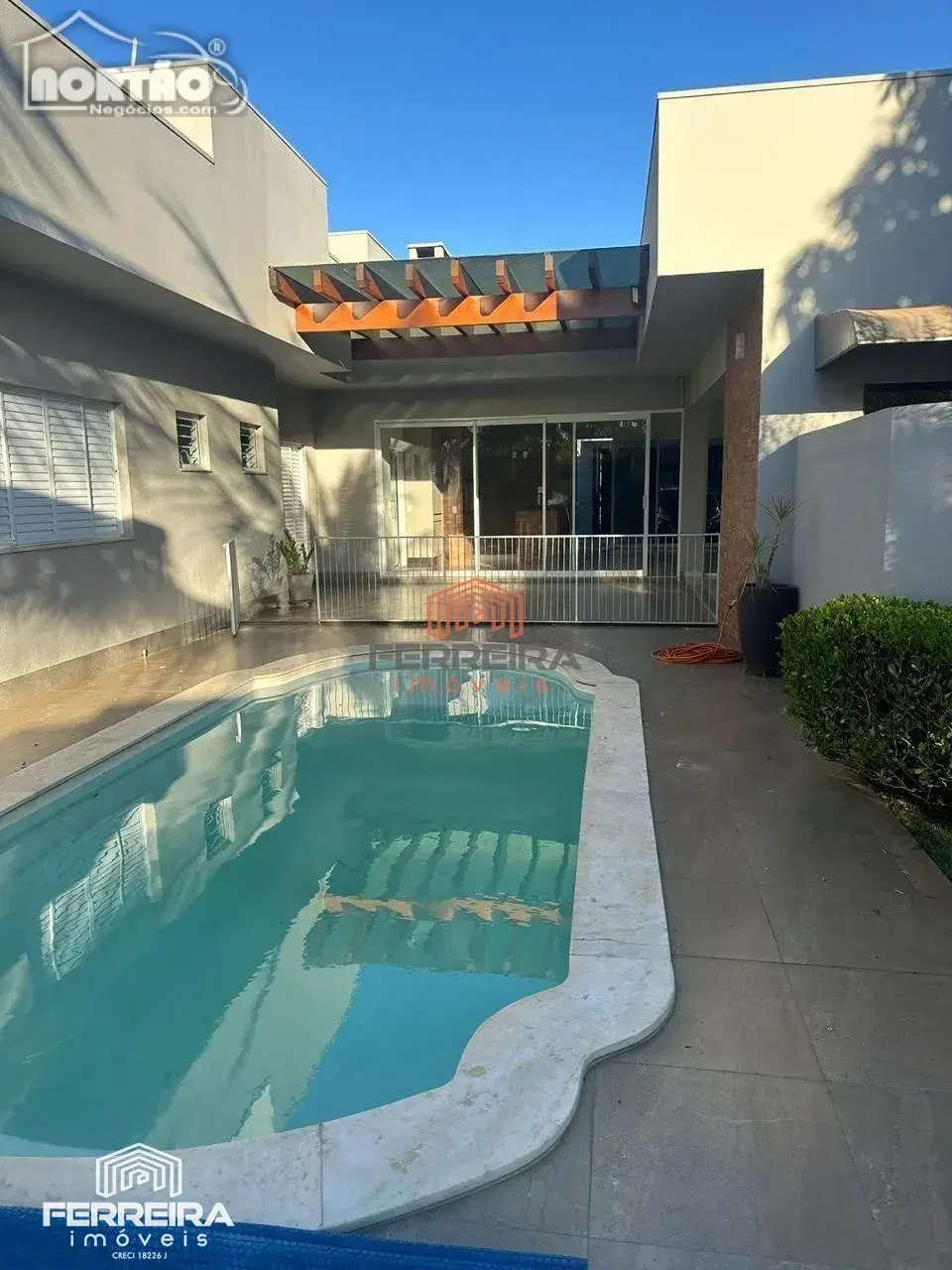 Casa, 3 quartos, 286 m² - Foto 1