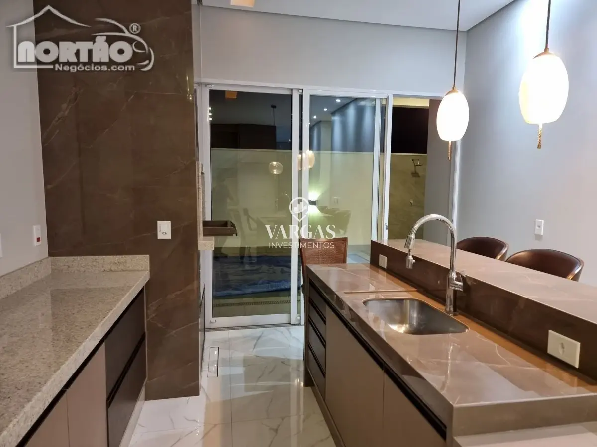 Casa, 1 quarto, 243 m² - Foto 9