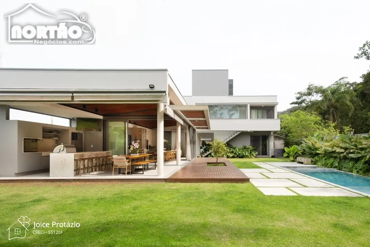 Casa, 6 quartos, 314 m² - Foto 2