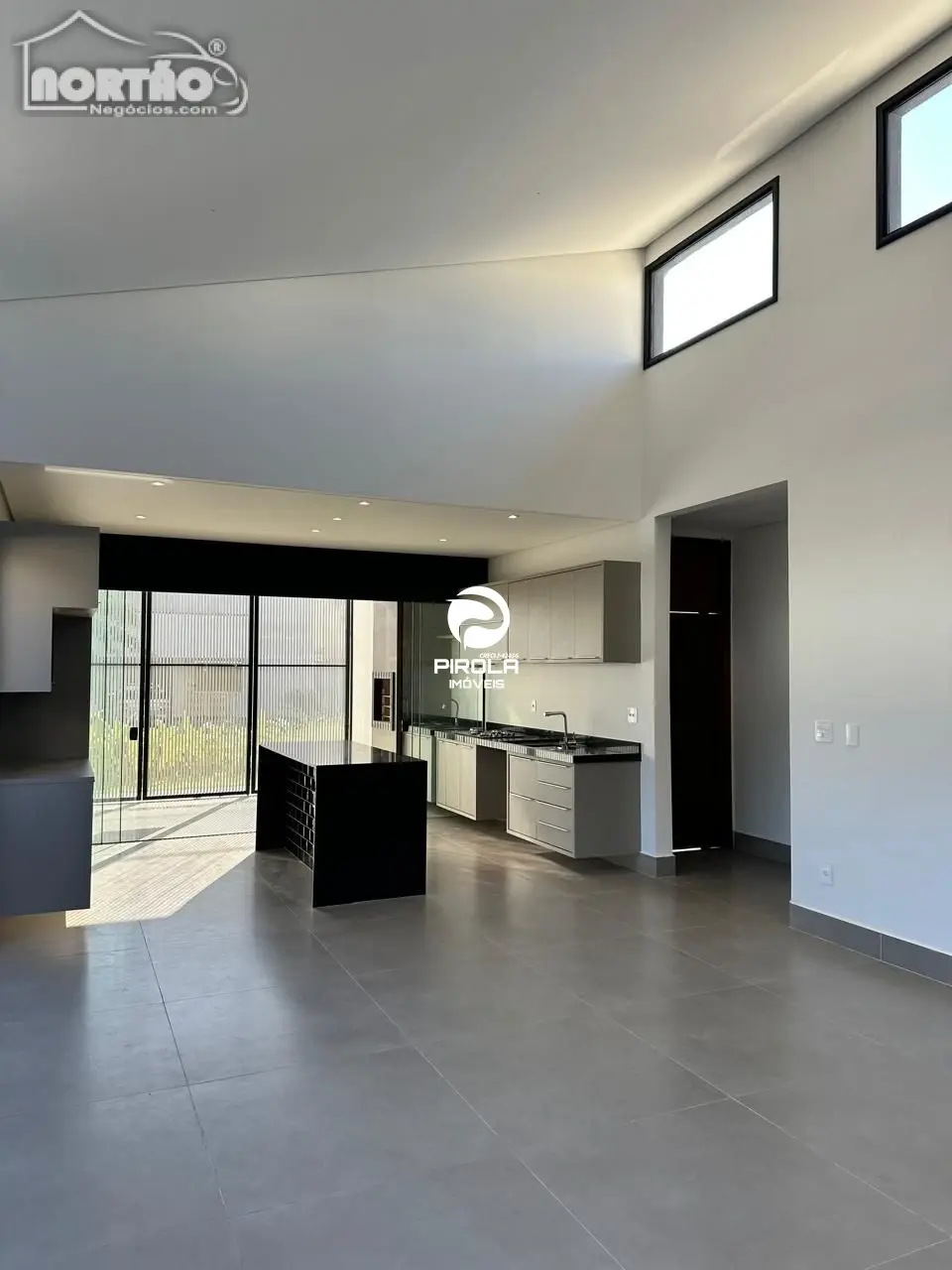 Casa, 5 quartos, 170 m² - Foto 2
