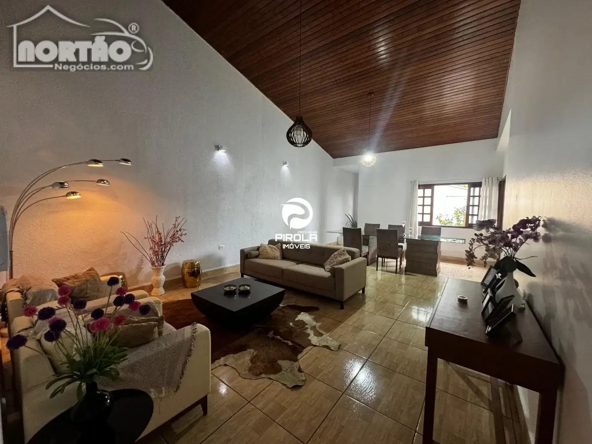 Casa, 280 m² - Foto 1