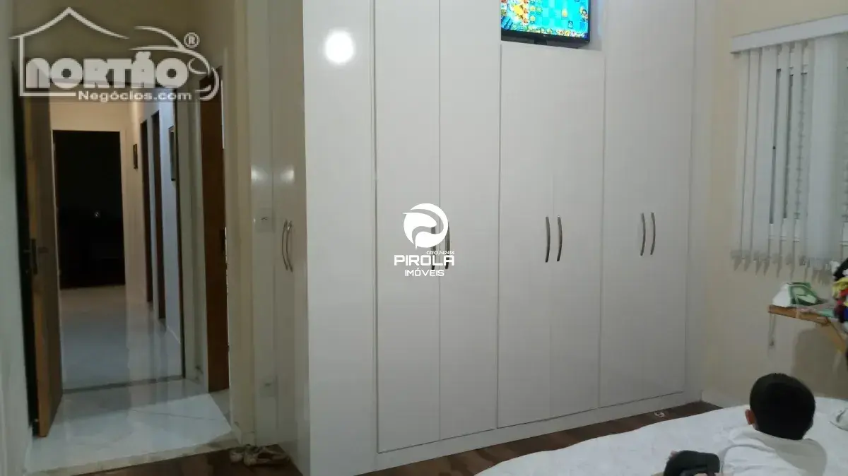 Casa, 4 quartos, 275 m² - Foto 9
