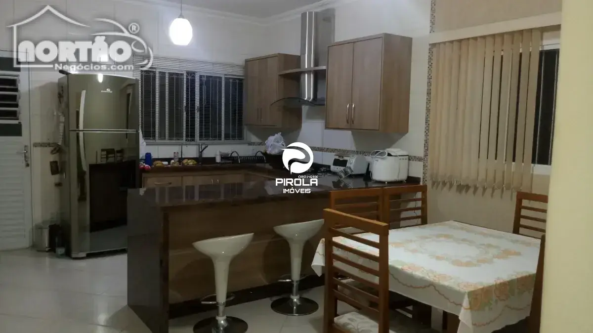 Casa, 4 quartos, 275 m² - Foto 10