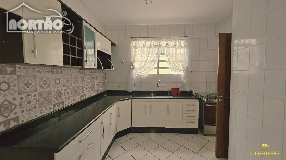Casa, 5 quartos, 131 m² - Foto 8