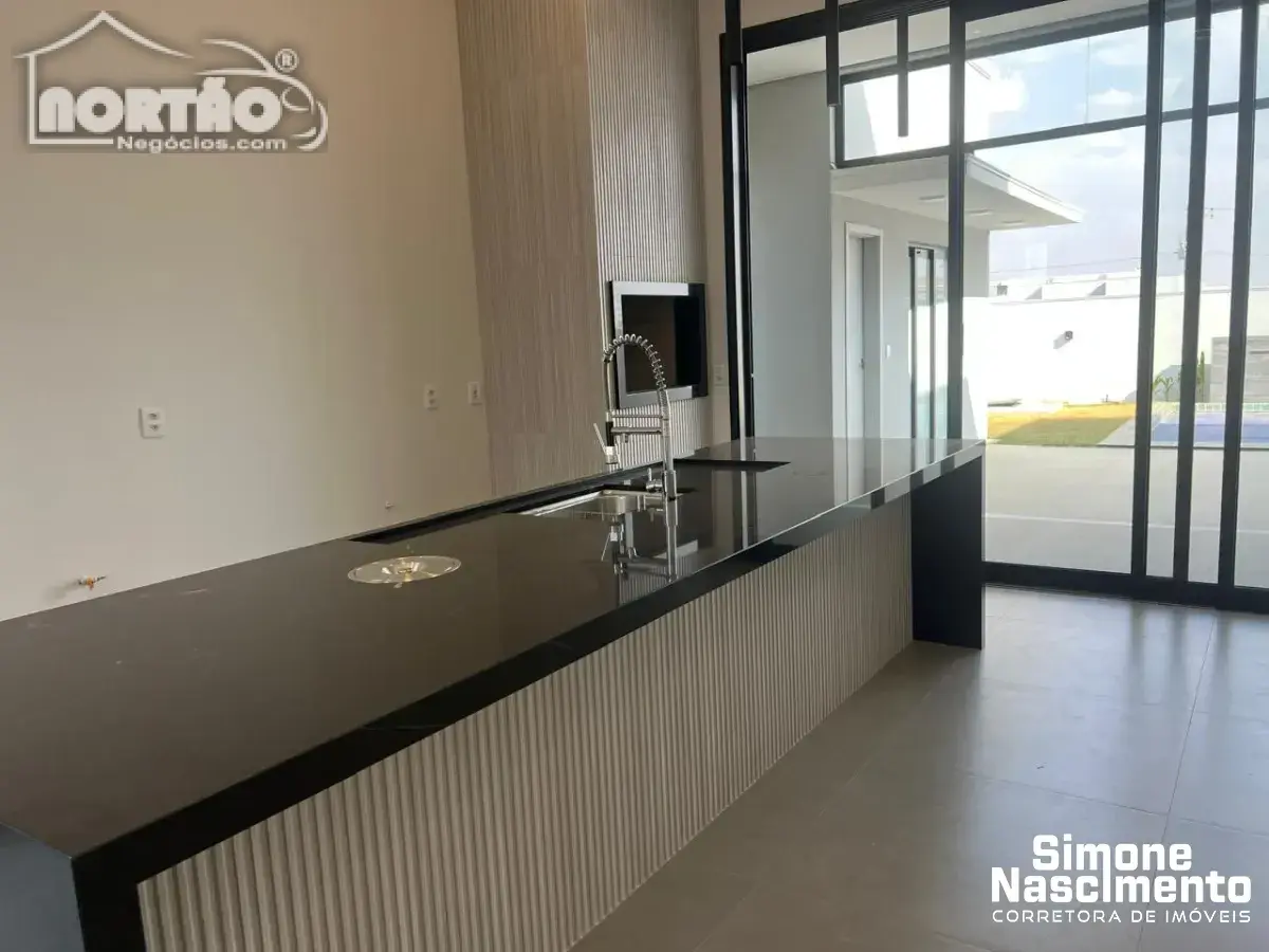 Casa, 1 quarto, 222 m² - Foto 4