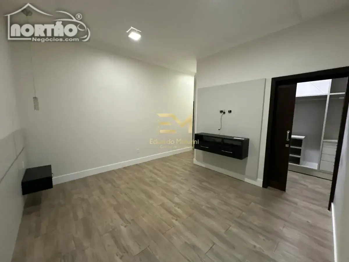 Casa, 1 quarto, 248 m² - Foto 7