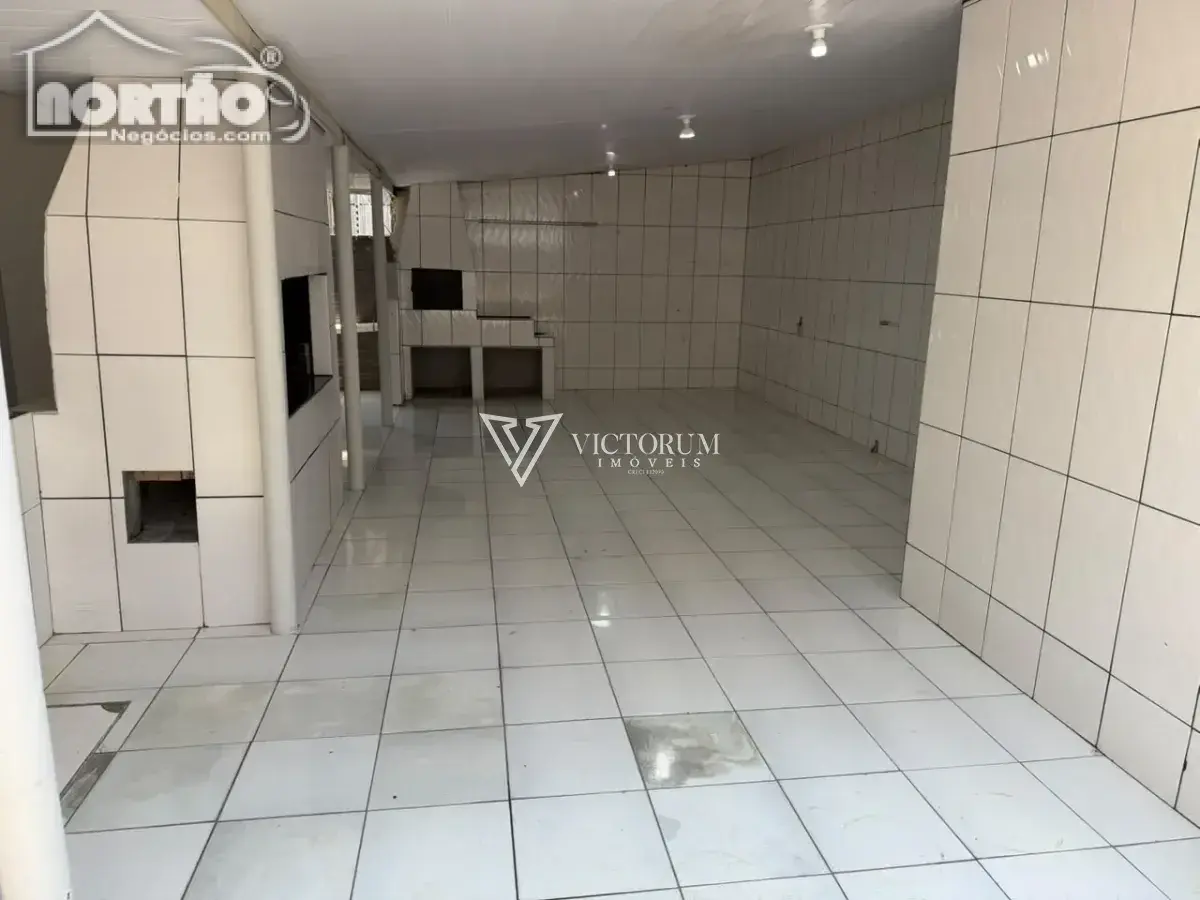 Casa, 4 quartos, 173 m² - Foto 2