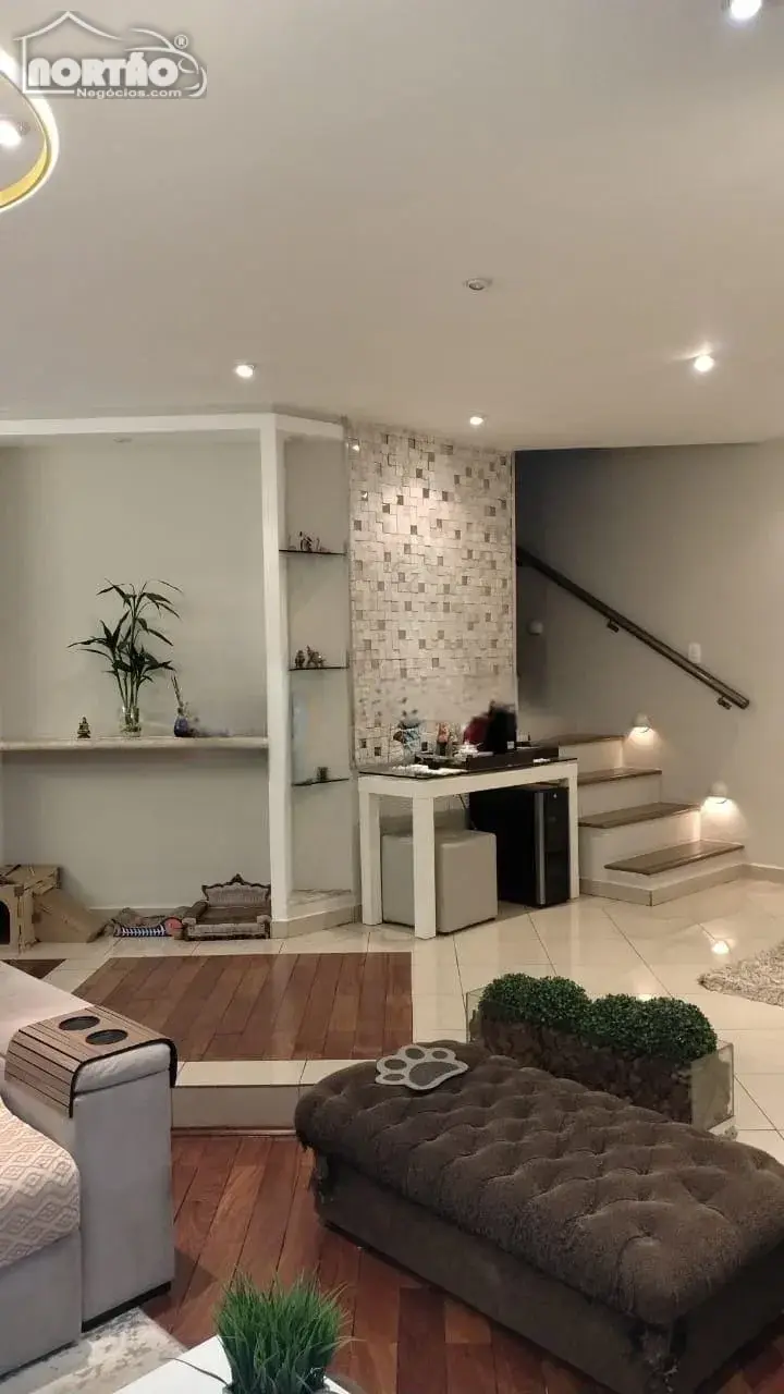 Casa, 5 quartos, 288 m² - Foto 4