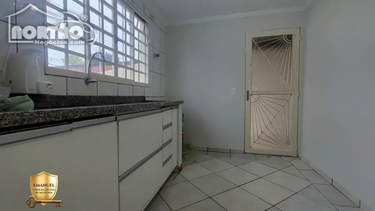 Casa, 4 quartos, 250 m² - Foto 8