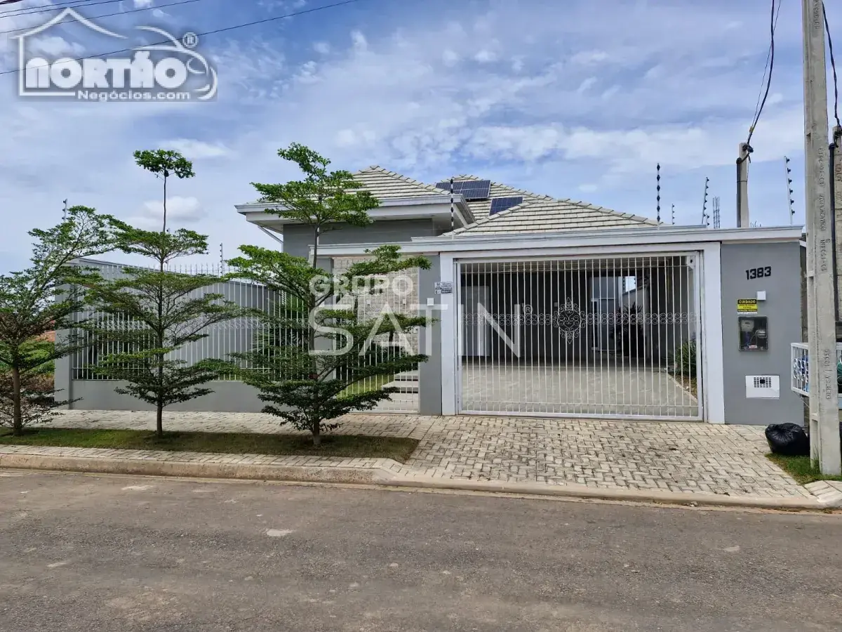 Casa, 4 quartos, 175 m² - Foto 1