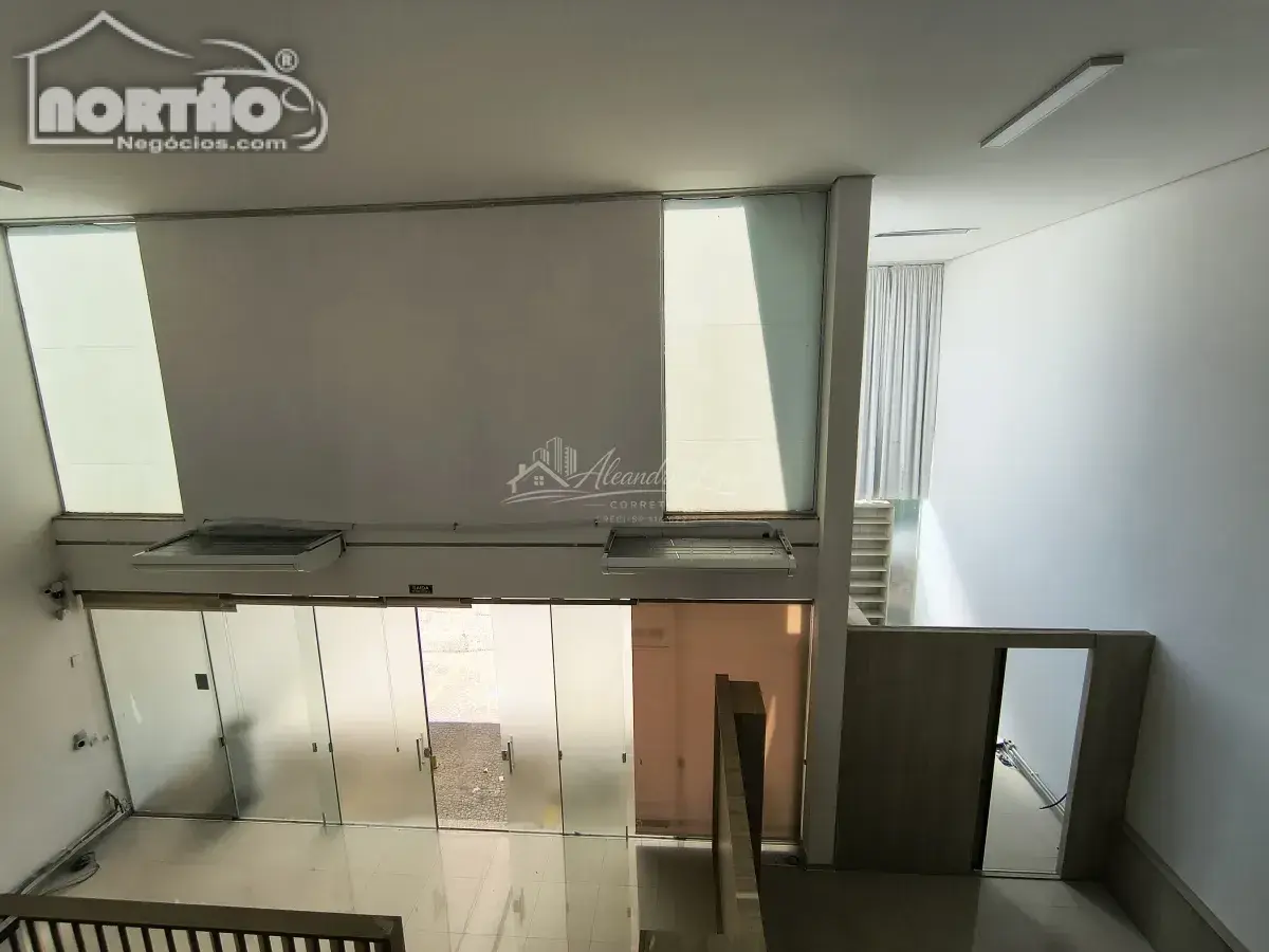Casa, 6 quartos, 374 m² - Foto 2