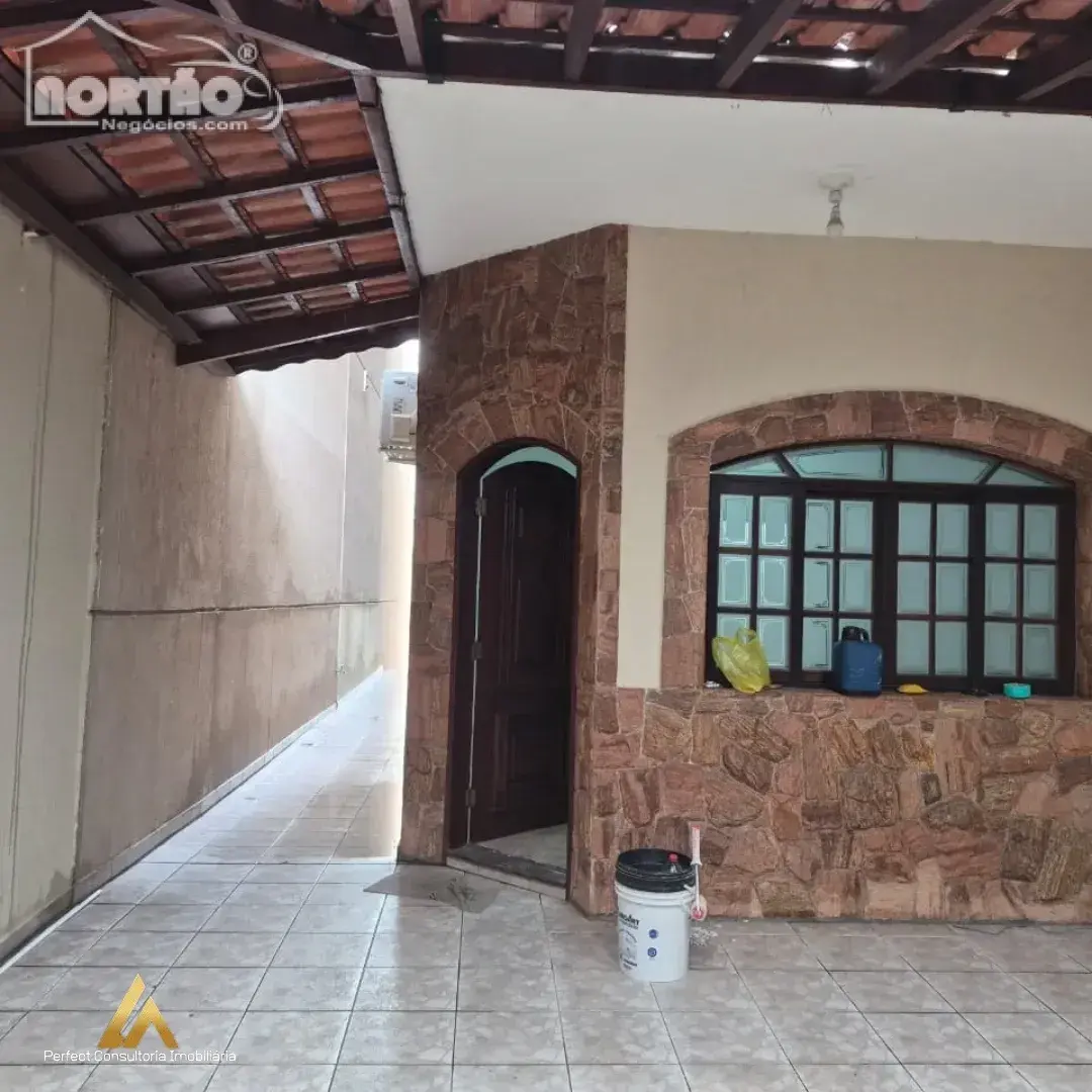 Casa, 4 quartos, 200 m² - Foto 1