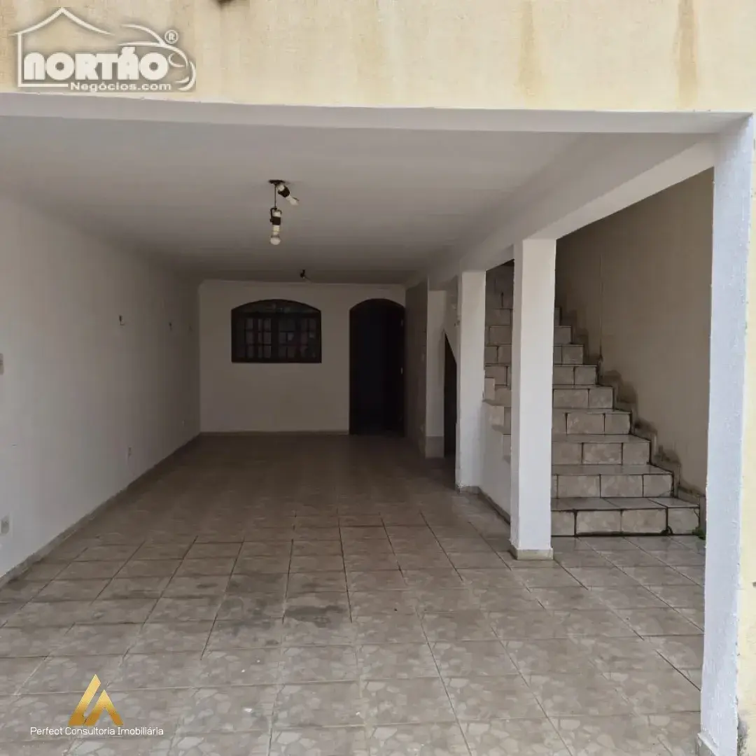 Casa, 4 quartos, 200 m² - Foto 3