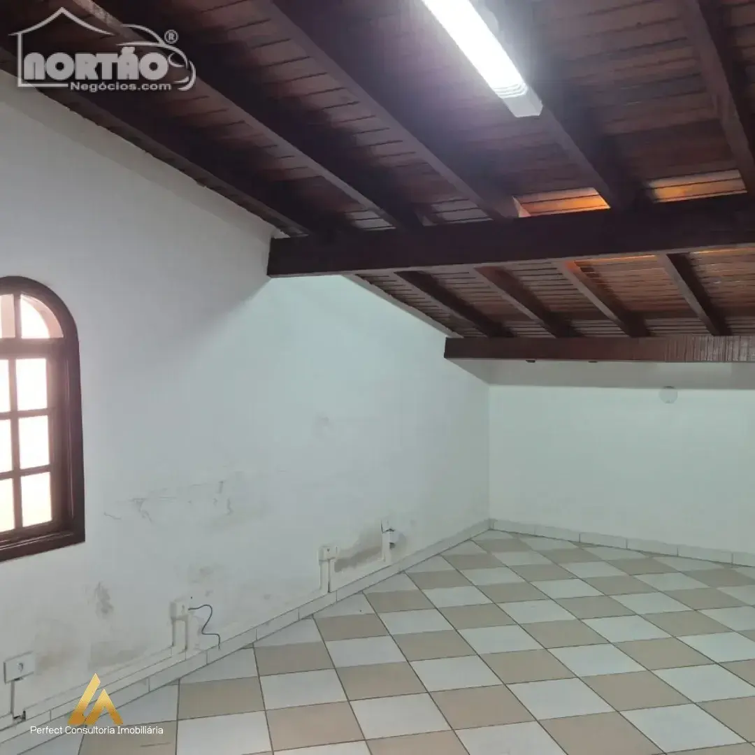Casa, 4 quartos, 200 m² - Foto 4