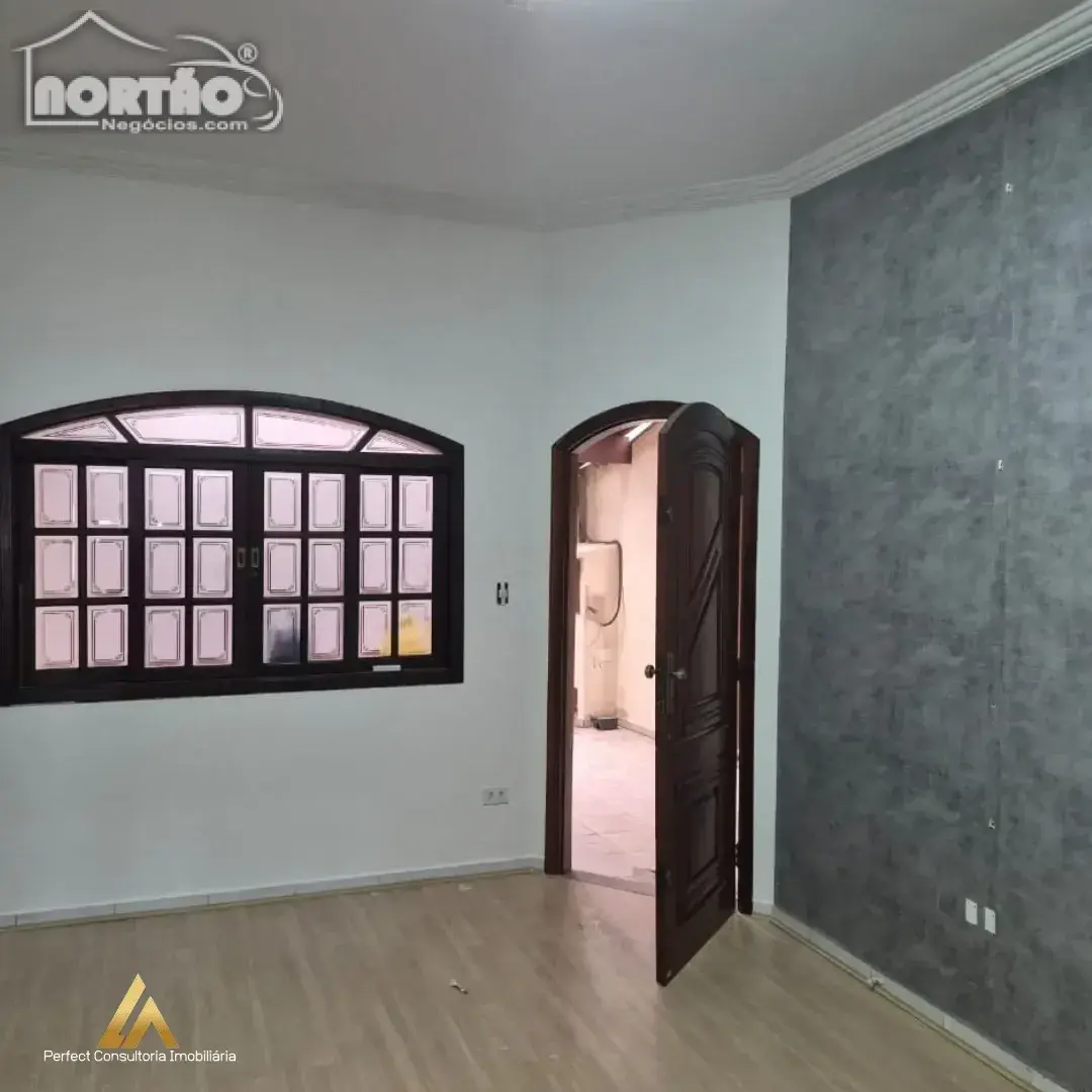 Casa, 4 quartos, 200 m² - Foto 9
