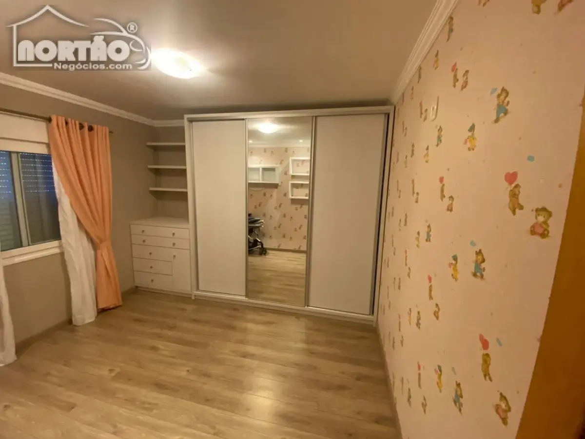 Casa, 3 quartos, 288 m² - Foto 3