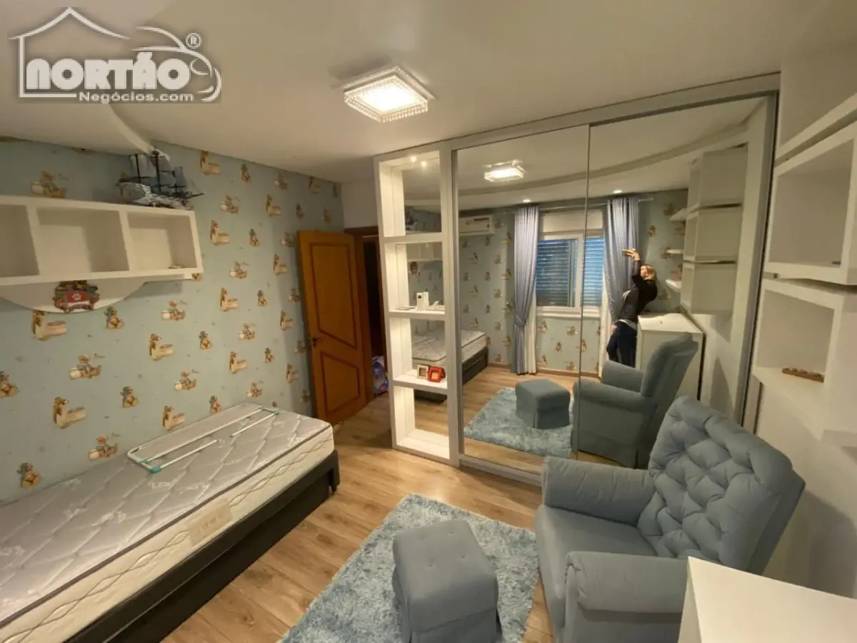 Casa, 3 quartos, 288 m² - Foto 5