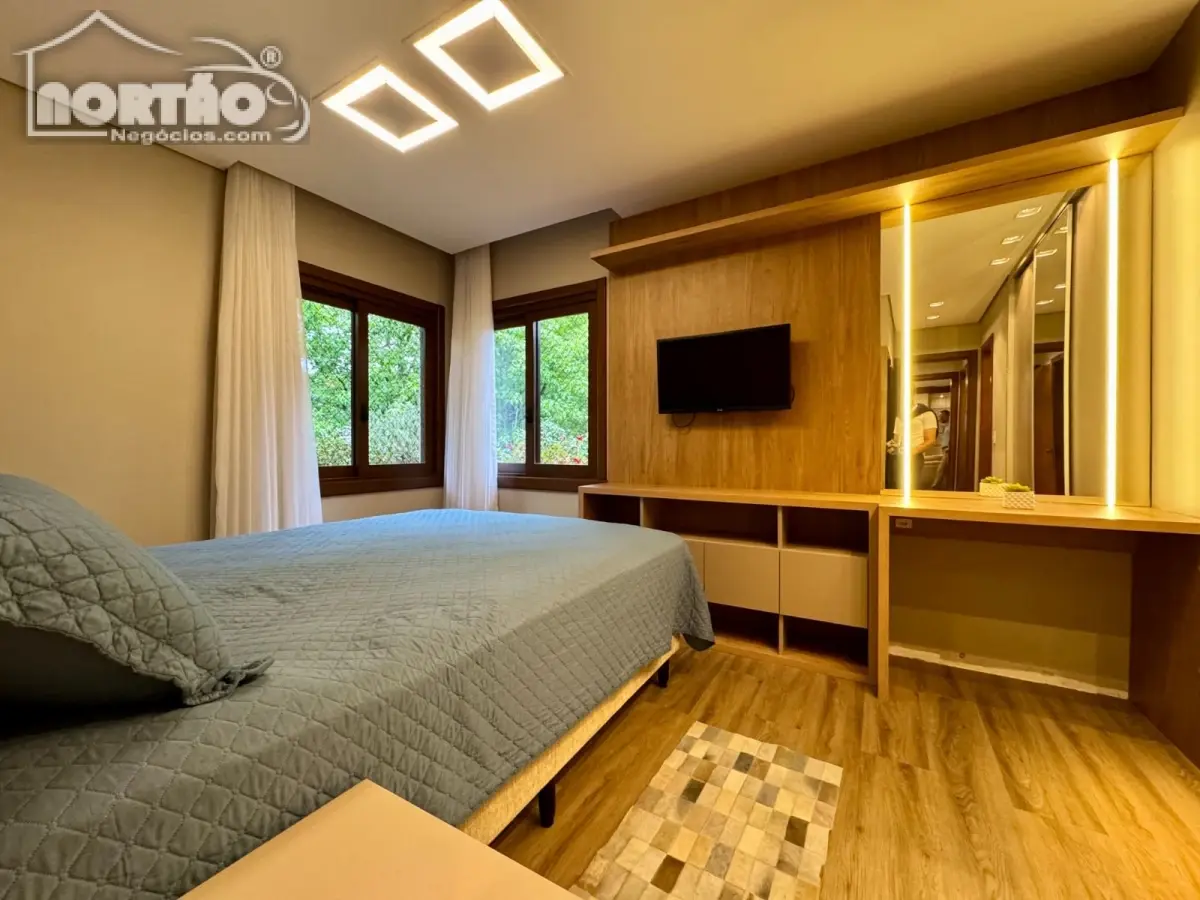 Casa, 3 quartos, 143 m² - Foto 1