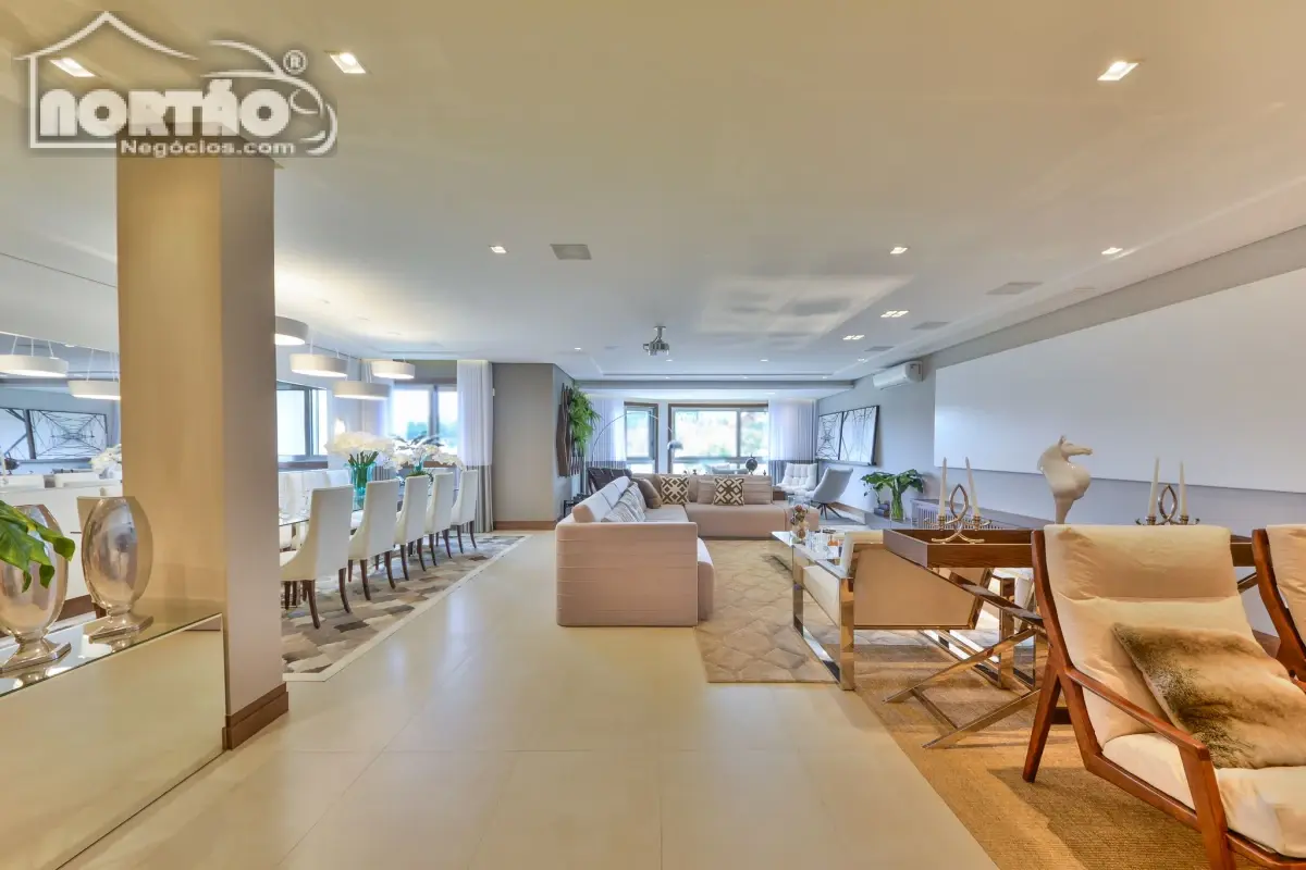 Casa, 5 quartos, 314 m² - Foto 1