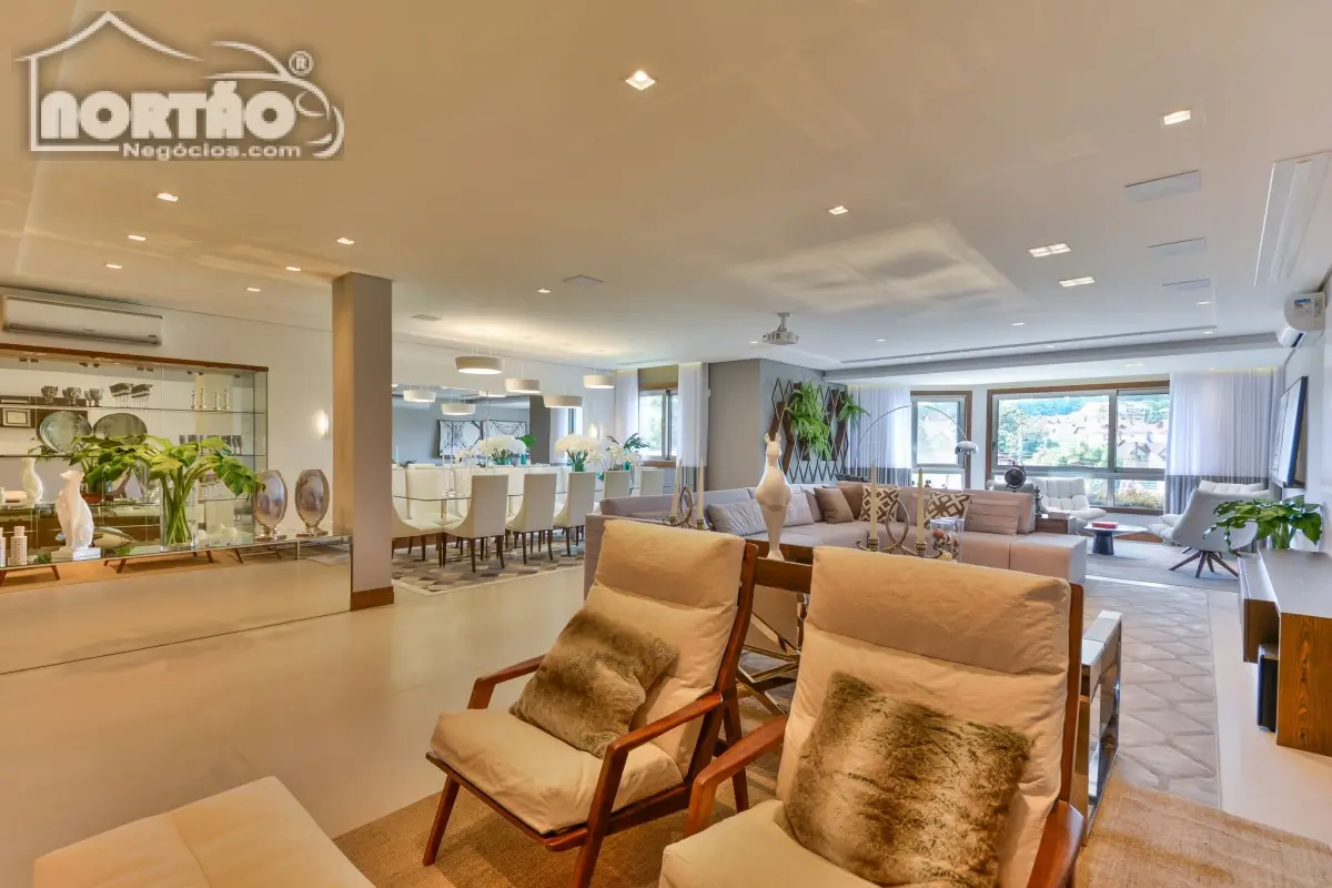 Casa, 5 quartos, 314 m² - Foto 3