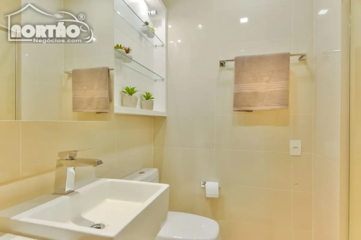 Casa, 4 quartos, 163 m² - Foto 1