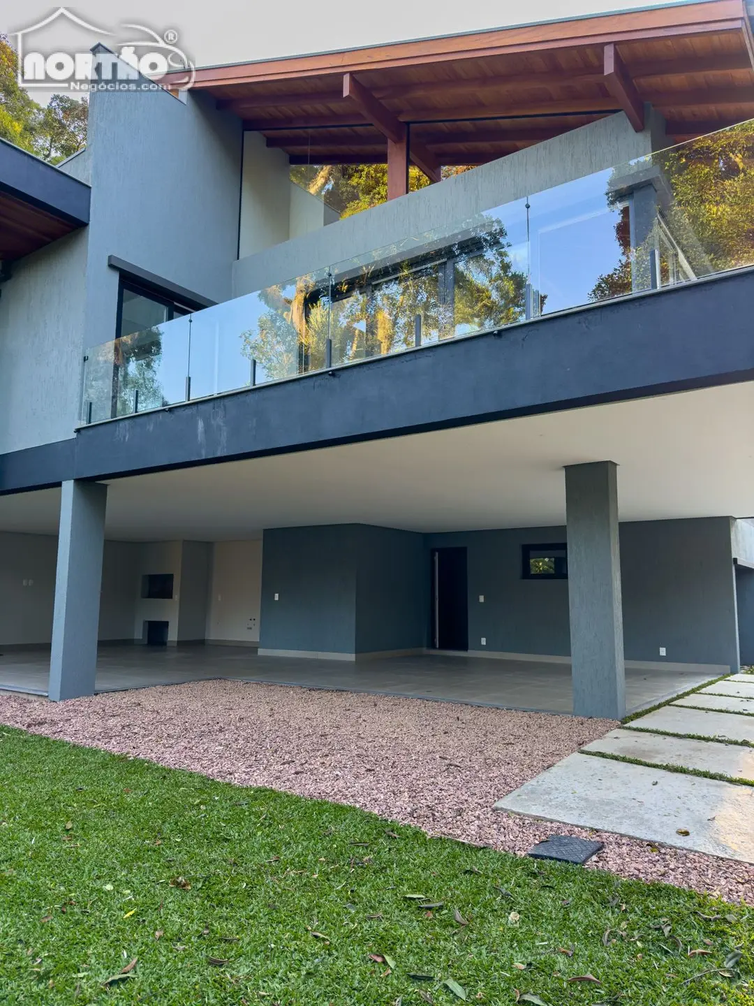 Casa, 3 quartos, 330 m² - Foto 1