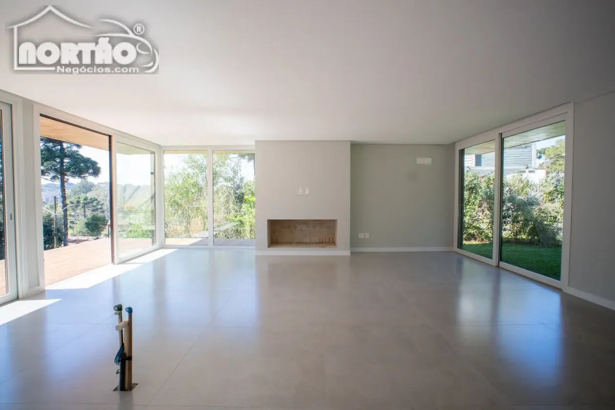 Casa, 3 quartos, 258 m² - Foto 7