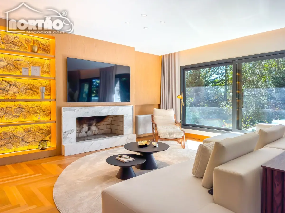 Casa, 4 quartos, 361 m² - Foto 2